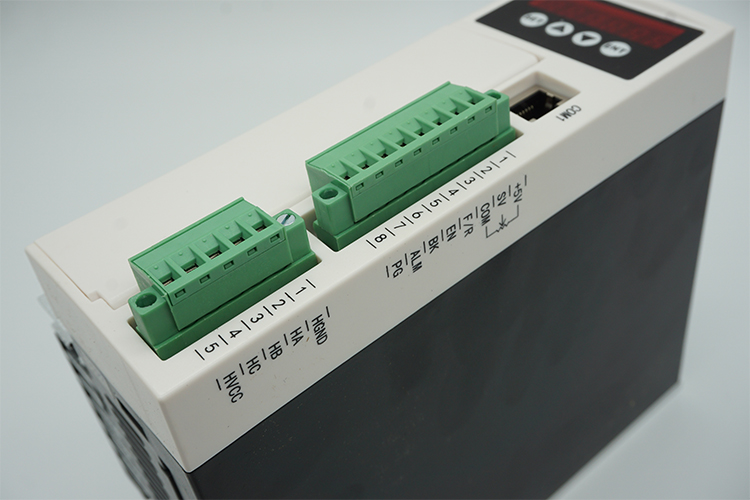 7206無刷驅(qū)動器細(xì)節(jié)詳情圖.jpg 7206無刷驅(qū)動器細(xì)節(jié)詳情圖.jpg